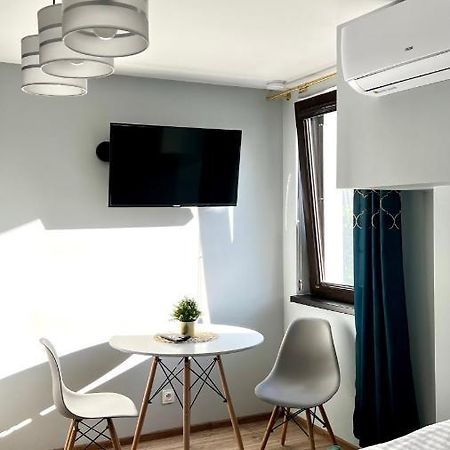 Aparthotel W Dolinie Stawow Zator By Housine Las Extérieur photo