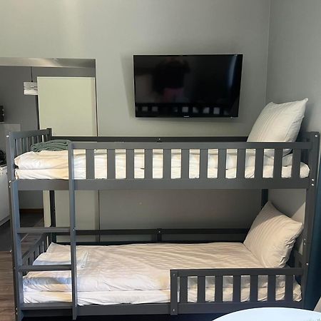 Aparthotel W Dolinie Stawow Zator By Housine Las Chambre photo
