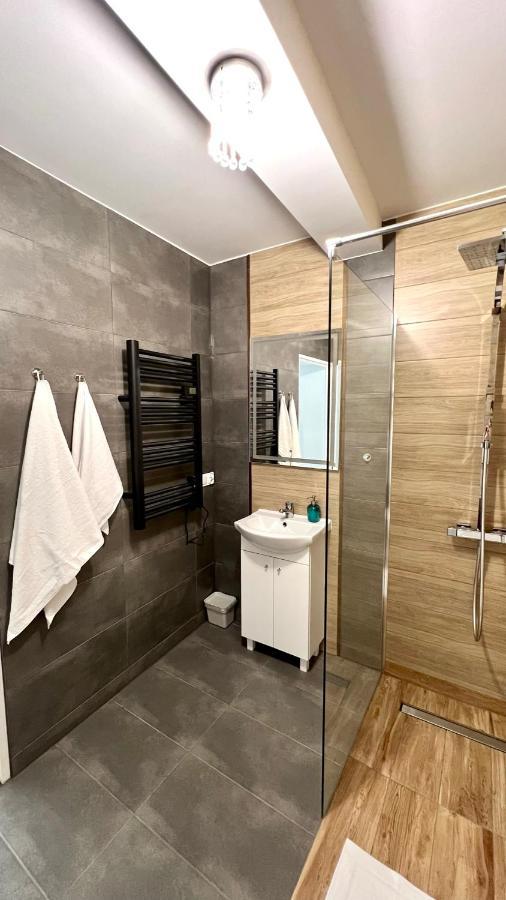 Aparthotel W Dolinie Stawow Zator By Housine Las Extérieur photo