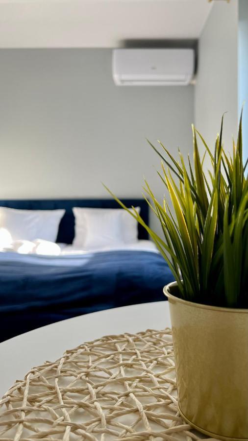 Aparthotel W Dolinie Stawow Zator By Housine Las Extérieur photo