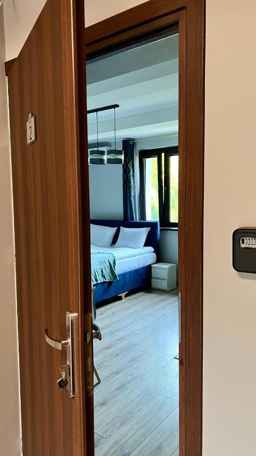 Aparthotel W Dolinie Stawow Zator By Housine Las Extérieur photo