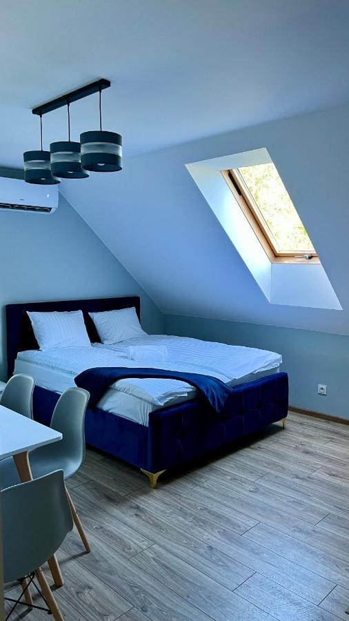 Aparthotel W Dolinie Stawow Zator By Housine Las Extérieur photo