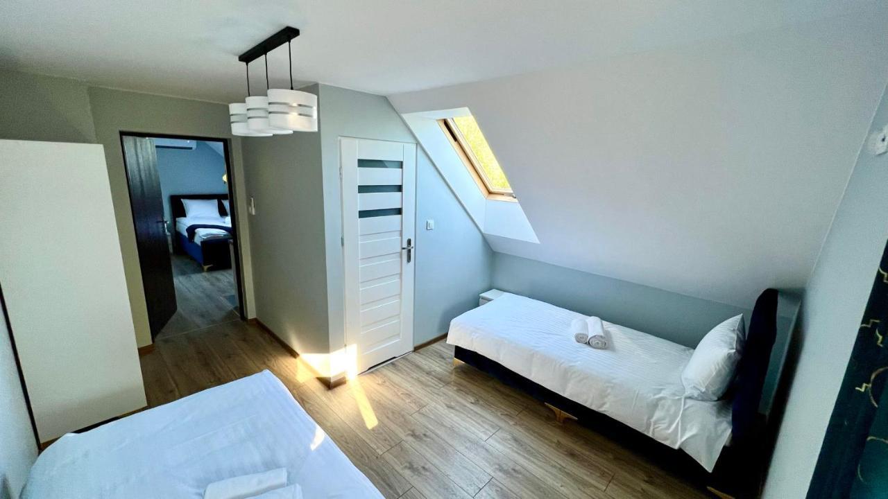 Aparthotel W Dolinie Stawow Zator By Housine Las Extérieur photo
