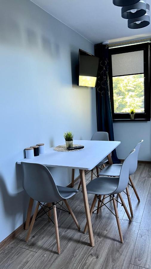 Aparthotel W Dolinie Stawow Zator By Housine Las Extérieur photo