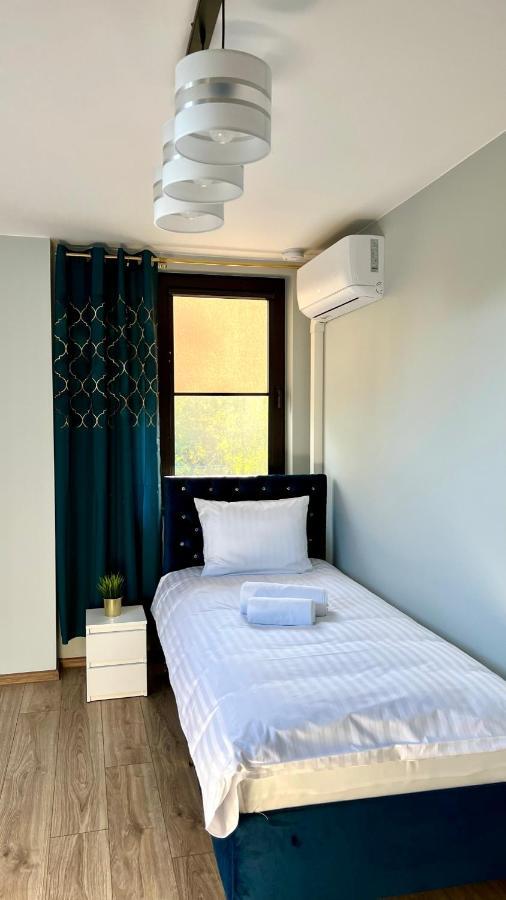 Aparthotel W Dolinie Stawow Zator By Housine Las Extérieur photo