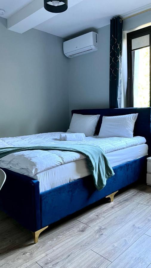 Aparthotel W Dolinie Stawow Zator By Housine Las Extérieur photo