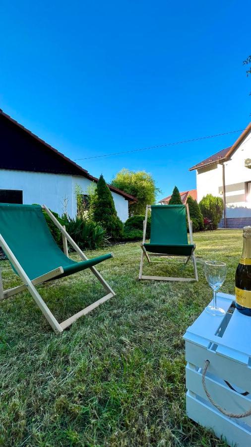 Aparthotel W Dolinie Stawow Zator By Housine Las Extérieur photo